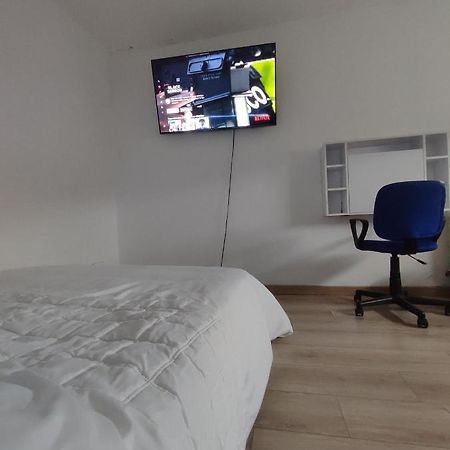Chambre Prive Dans Une Maison Avec Terrasse Et Jardin Salles De Bain Partagees Lille Exterior photo