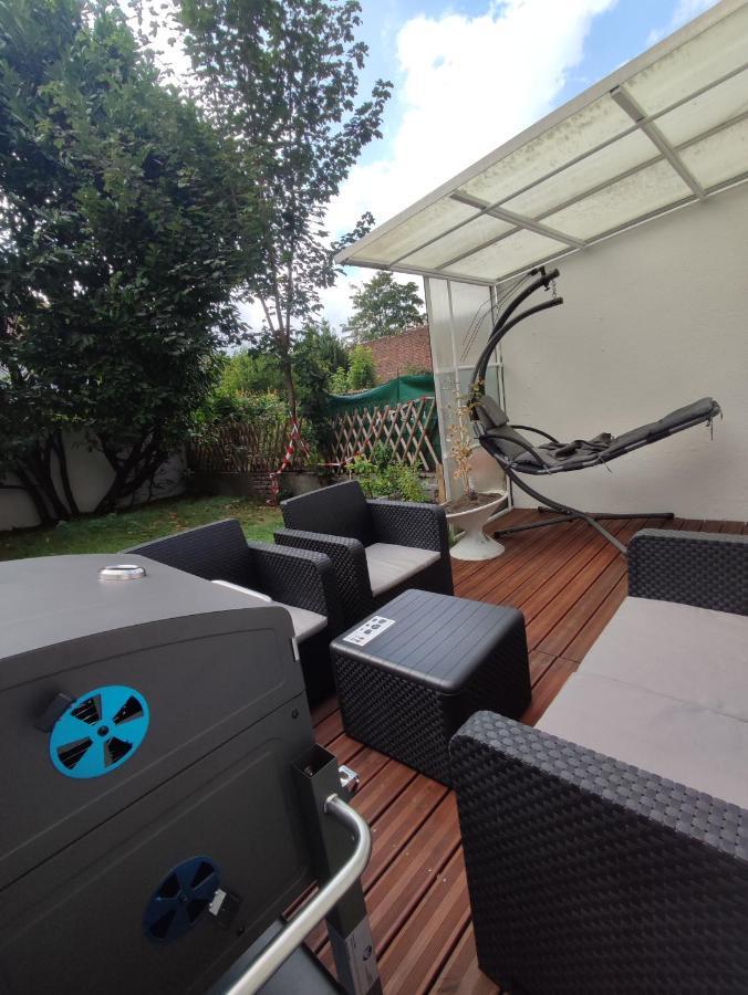 Chambre Prive Dans Une Maison Avec Terrasse Et Jardin Salles De Bain Partagees Lille Exterior photo