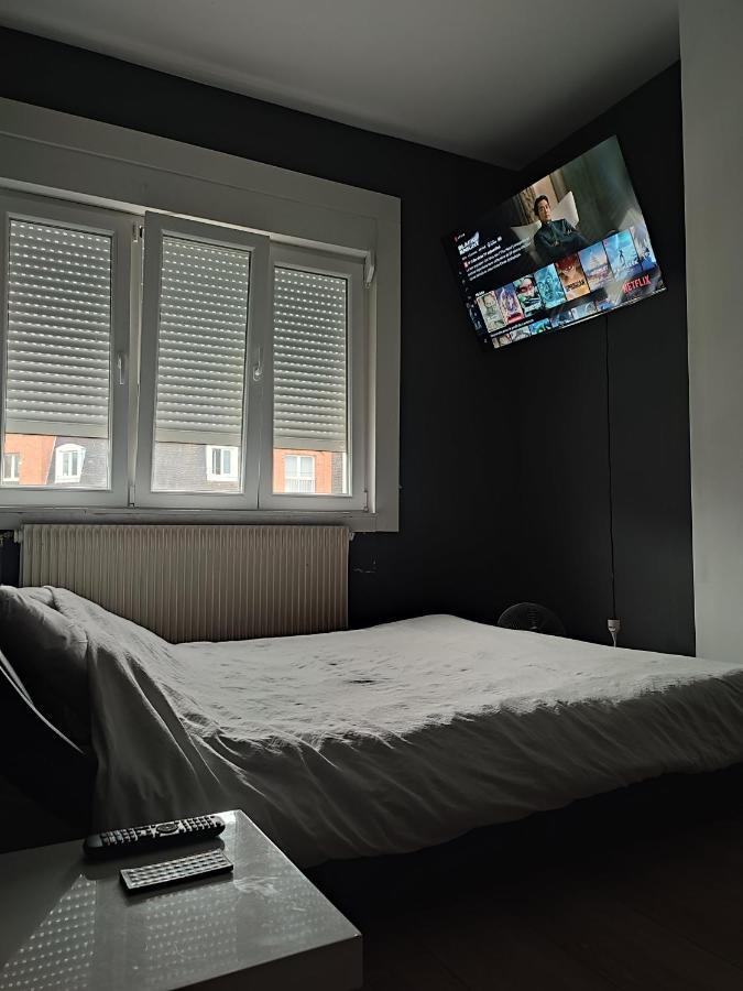 Chambre Prive Dans Une Maison Avec Terrasse Et Jardin Salles De Bain Partagees Lille Exterior photo