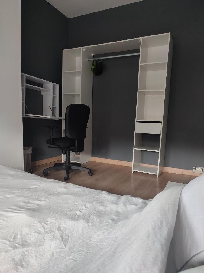 Chambre Prive Dans Une Maison Avec Terrasse Et Jardin Salles De Bain Partagees Lille Exterior photo